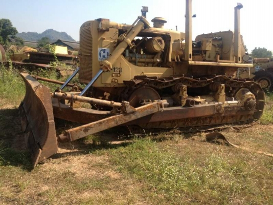 D 7 F รุ่น Cat ดัน ตามสภาพ 650000 เอกสารเล่มทะเบียน เดิมๆเก่าๆ ใช้งานได้แรงดีเดินดี เกียร์ดี