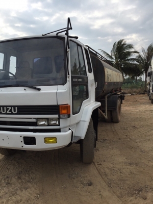 รถน้ำ. ISUZU ROCKY 175. เพลาเดียวเครื่องเกียร์ดี