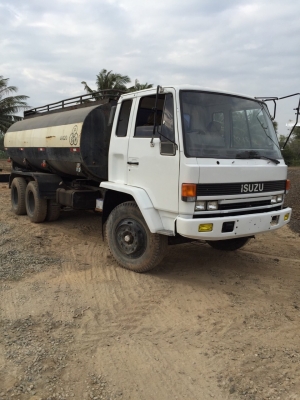 รถน้ำ. ISUZU ROCKY 175. เพลาเดียวเครื่องเกียร์ดี