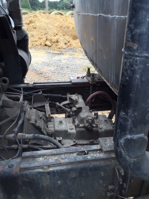 รถน้ำ. ISUZU ROCKY 175. เพลาเดียวเครื่องเกียร์ดี