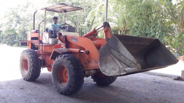 ขายด่วน. รถตักล้อยาง Hitachi. Lx70. ขนาดเท่า510 Wa100. ราคา. 690000 บาท 091 0359824 วัฒน์ สุราฎธานี คับ. ต่อรองได้ ขายด่วน. รถตักล้อยาง Hitachi. Lx70. ขนาดเท่า510 Wa100. ราคา. 690000 บาท 091 0359824 วัฒน์ สุราฎธานี คับ. ต่อรองได้