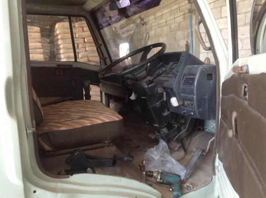 หกล้อติดเครน 2 ตัน  MISUBICHI เครนเก่านอก  ไม่เคยใช้ในไทย