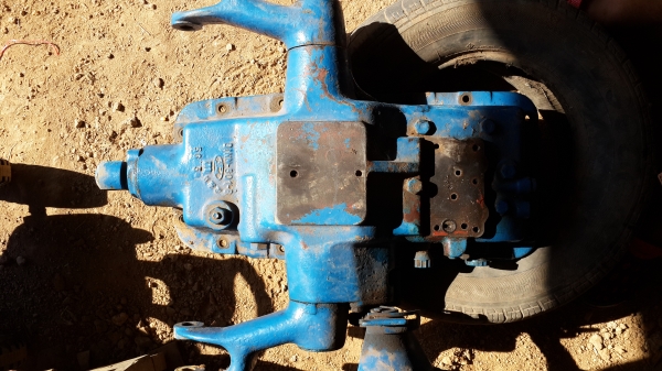 ฝาไฮดรอลิกรถไถฟอร์ดทั้งชุด สวยๆ