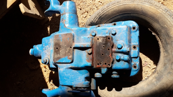 ฝาไฮดรอลิกรถไถฟอร์ดทั้งชุด สวยๆ