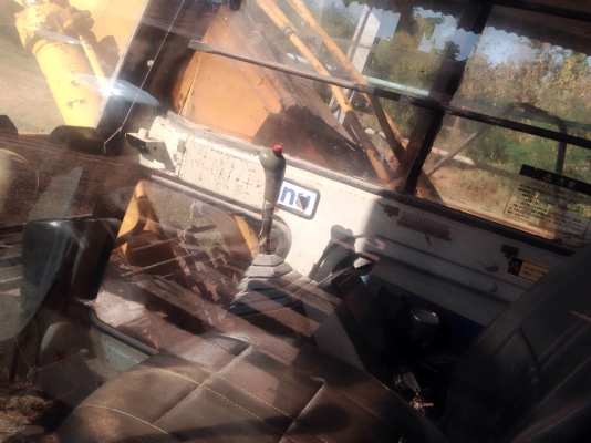 KOBELCO MARK III SK100 Yutani บอดี้สวย เครื่องเดิมปั๊มเดิมทำงานเร็วไม่มีโหลด ภายในเก๋งสะอาด แอร์เย็น หน้าจอครบ ช่วงล่างเอวแน่น โรลเลอร์โซ่บูทใบแทรกประมาณ 70\% พร้อมทำงานได้เลย เอกสารใบอินวอย ราคาต่อรองได้ครับ KOBELCO MARK III SK100 Yutani บอดี้สวย เครื่องเดิมปั๊มเดิมทำงานเร็วไม่มีโหลด ภายในเก๋งสะอาด แอร์เย็น หน้าจอครบ ช่วงล่างเอวแน่น โรลเลอร์โซ่บูทใบแทรกประมาณ 70\% พร้อมทำงานได้เลย เอกสารใบอินวอย ราคาต่อรองได้ครับ