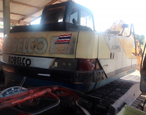 KOBELCO MARK III SK100 Yutani บอดี้สวย เครื่องเดิมปั๊มเดิมทำงานเร็วไม่มีโหลด ภายในเก๋งสะอาด แอร์เย็น หน้าจอครบ ช่วงล่างเอวแน่น โรลเลอร์โซ่บูทใบแทรกประมาณ 70\% พร้อมทำงานได้เลย เอกสารใบอินวอย ราคาต่อรองได้ครับ