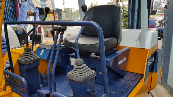 รถขุด KOMATSU รุ่น PC30-6- แทร็กเหล็กสวย นำเข้าจากญี่ปุ่น ตรวจเช็คสภาพแล้ว อย่างดี มือถือ /LINE ID:0818753444 รถขุด KOMATSU รุ่น PC30-6- แทร็กเหล็กสวย นำเข้าจากญี่ปุ่น ตรวจเช็คสภาพแล้ว อย่างดี มือถือ /LINE ID:0818753444