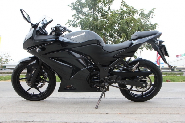 ขาย Kawasaki ninja250  รุ่นปี 2010 ทะเบียนพร้อมโอน