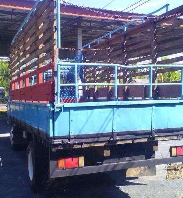 ISUZU KS 110 HP 4BE1 หกล้อกระบะเหล็กคอกไม้ความยาว 4.30 เมตรสภาพดีพร้อมใช้งาน เครื่องแรงดีไม่มีเยิ้มลงเล่มครบพร้อม ภายในเก๋งคอนโซลครบไม่มีผุ ช่วงล่างคัชซีไม่มีปะ ยาง 7.50 ขอบ 16 สภาพดี 70\% พร้อมใช้งาน เอกสารทะเบียนชุดโอนครบพร้อมโอน ราคาต่อรองได้ครับ ISUZU KS 110 HP 4BE1 หกล้อกระบะเหล็กคอกไม้ความยาว 4.30 เมตรสภาพดีพร้อมใช้งาน เครื่องแรงดีไม่มีเยิ้มลงเล่มครบพร้อม ภายในเก๋งคอนโซลครบไม่มีผุ ช่วงล่างคัชซีไม่มีปะ ยาง 7.50 ขอบ 16 สภาพดี 70\% พร้อมใช้งาน เอกสารทะเบียนชุดโอนครบพร้อมโอน ราคาต่อรองได้ครับ