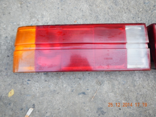 ขายไฟท้าย bmw E30 ไฟ2ชั้น   สภาพดี