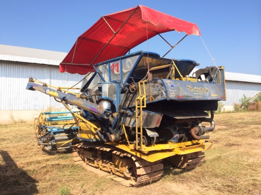 ขายด่วน รถเกี่ยวข้าวเกษตรพัฒนา จ้าวช้างไวไฟ