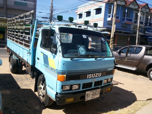 6 ล้อ nkr 110 พร้อมใช้มีพาเวอร์ รถสวยมาก