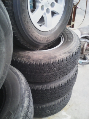 แม๊ก 6 รู 16X7J MITSUBISHI ปาเจโร่ และ NAVARA ยางBRIDGESTONE 265/70R16 ชุด 4 ล้อ TEL.081-427-3941 แม๊ก 6 รู 16X7J MITSUBISHI ปาเจโร่ และ NAVARA ยางBRIDGESTONE 265/70R16 ชุด 4 ล้อ TEL.081-427-3941