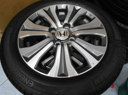 ขายล้อแม็ก Honda freed ขอบ 15 พร้อมยาง Michelin 175/65/15 ปลายปี 12/เทิร์นได้ ใส่ฟรี ส่งฟรีค่ะ