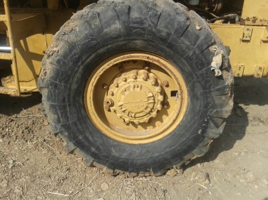 รถตักล้อยาง cat916