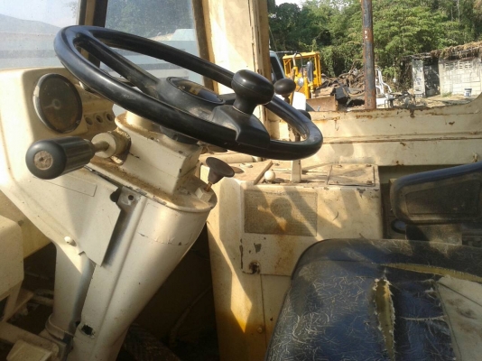 รถตักล้อยาง cat916