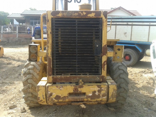 รถตักล้อยาง cat916