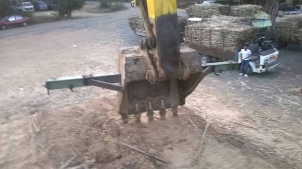 ***ขายแล้วครับขอบคุณ Truck2hand ขายแบคโฮ200 ราคาเบาๆ KOMATSU PC200-3 เครื่องเดิม ปั้มเดิม เครื่องแน่น ปั้มดี แรง ทำงานดี เร็วดี ไม่โหลด บูมอาร์มสวยไม่ปะไม่ดาม บุ้งกี๋หนา เอวดี แน่นดี ไม่แตกไม่ร้าว ช่วงล่าง70-80\% โซ่ดีหนา แทร็กดีครบ เฟรมหนาไม่ผุ โรลเลอร์ดี ***ขายแล้วครับขอบคุณ Truck2hand ขายแบคโฮ200 ราคาเบาๆ KOMATSU PC200-3 เครื่องเดิม ปั้มเดิม เครื่องแน่น ปั้มดี แรง ทำงานดี เร็วดี ไม่โหลด บูมอาร์มสวยไม่ปะไม่ดาม บุ้งกี๋หนา เอวดี แน่นดี ไม่แตกไม่ร้าว ช่วงล่าง70-80\% โซ่ดีหนา แทร็กดีครบ เฟรมหนาไม่ผุ โรลเลอร์ดี