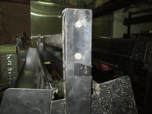 แบ่งก็ได้ครับ OKครับ ชั้นวาง  ซีดี    เหล็กหนา แข็งแรง  วางขนม  วางหนังสือขายก็ได้