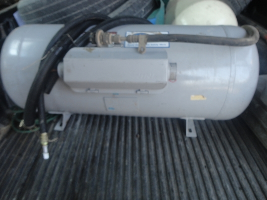 ขายถังแก๊ส96ลิตรพร้อมสายเติมแก๊สเติมถัง ราคา2000 บาท ขายถังแก๊ส96ลิตรพร้อมสายเติมแก๊สเติมถัง ราคา2000 บาท