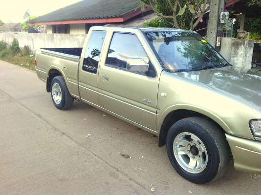 ขาย อีชุชุ ดาก้อนอายแคป Slx ปี2001 คัดชีสวย แอร์เย็น ล้อแมก แมคลายเนอ สีสวย เครื่องเล่น DVD