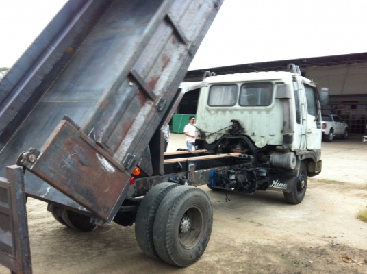 หกล้อดั้ม hino หัวสิง ต่อใหม่ สภาพยังไม่ทำสี ลูกค้าใจร้อนขอรับรถไปใช้งานก่อนเลย ลูกค้าจะไปทำสีเอง ราคานี้พร้อมทะเบียน เขียนแบบ