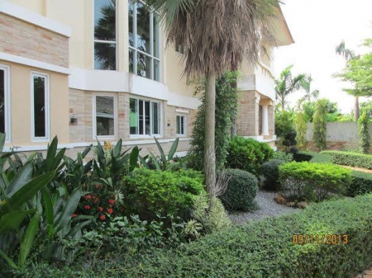 ขายคฤหาสน์หรู พุทธมลฑลสาย 5 บนพื้นที่ 3 ไร่