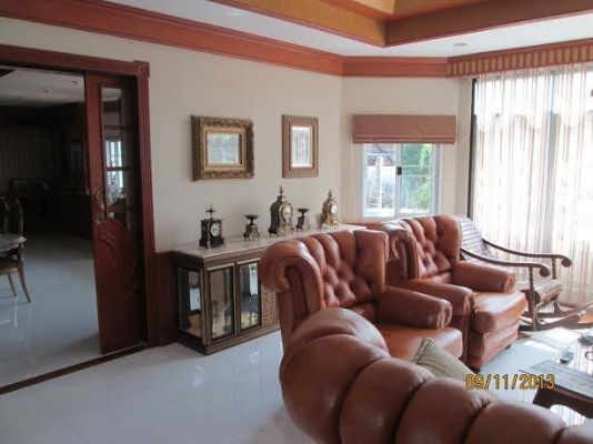 ขายคฤหาสน์หรู พุทธมลฑลสาย 5 บนพื้นที่ 3 ไร่