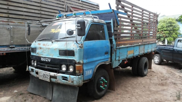 **220,000 บ.ต่อรอง**ขาย6ล้อ ช่วงล่างใหญ่ขอลุย ISUZU KS 100แรง ฝาขาว เครื่องวางใหม่ เกียร์ดี สโลวกลาง ช่วงล่าง คานหน้า115 6น็อต เฟืองท้ายF คัสซีเก็บงานมา แข็งแรง กระบะพื้นไม้คอกไม้สูงยาว4.30ม.สภาพดี พื้นดี คอกยังสวย ไม่ผุไม่หัก ฝาทึบดี ไม่ผุ หัวเก๋งดี ภายใ **220,000 บ.ต่อรอง**ขาย6ล้อ ช่วงล่างใหญ่ขอลุย ISUZU KS 100แรง ฝาขาว เครื่องวางใหม่ เกียร์ดี สโลวกลาง ช่วงล่าง คานหน้า115 6น็อต เฟืองท้ายF คัสซีเก็บงานมา แข็งแรง กระบะพื้นไม้คอกไม้สูงยาว4.30ม.สภาพดี พื้นดี คอกยังสวย ไม่ผุไม่หัก ฝาทึบดี ไม่ผุ หัวเก๋งดี ภายใ