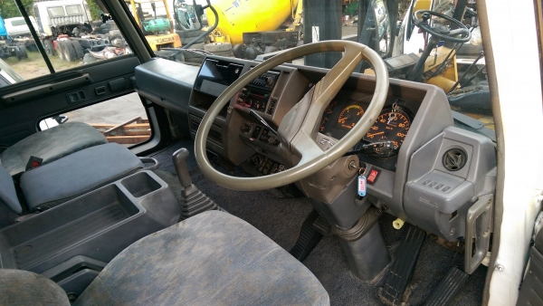 หัวเก๋ง hino sumo 3 ใบปัด ตรงสเปกบ้านเรา ตัดติดพร้อมครัทซี หัวเก๋ง hino sumo 3 ใบปัด ตรงสเปกบ้านเรา ตัดติดพร้อมครัทซี