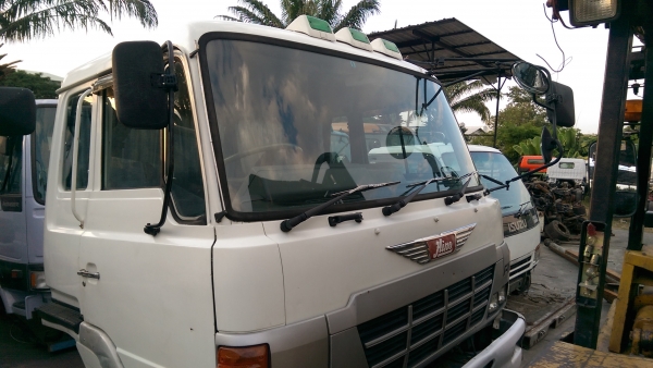 หัวเก๋ง hino sumo 3 ใบปัด ตรงสเปกบ้านเรา ตัดติดพร้อมครัทซี หัวเก๋ง hino sumo 3 ใบปัด ตรงสเปกบ้านเรา ตัดติดพร้อมครัทซี