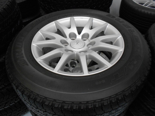 ขายล้อแม็ก Mitsubishi Pajero sport ขอบ 17 พร้อมยาง Bridgestone 245/65/17 ปลายปี 12/เทิร์นได้ ใส่ฟรี ส่งฟรีค่ะ