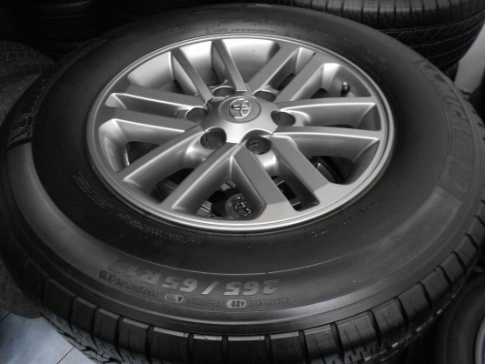 ขายล้อแม็ก Fortuner ขอบ 17(รุ่น 50 ปี โตโยต้า สีรมดำ)พร้อมยาง Michelin 265/65/17 ปี 12/เทิร์นได้ ใส่ฟรี ส่งฟรีค่ะ