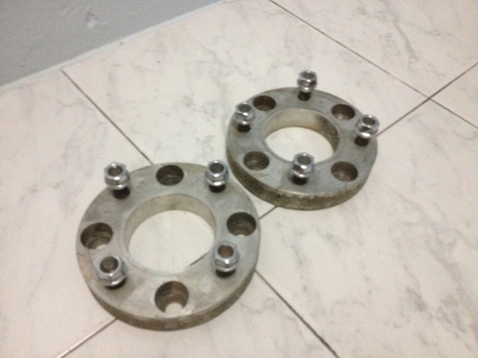 ขายอแดปเตอร์ อลูมิเนียม 4รู114ออก4รู114 หนา1นิ้ว ราคา1500บาท โทร0924462525โส