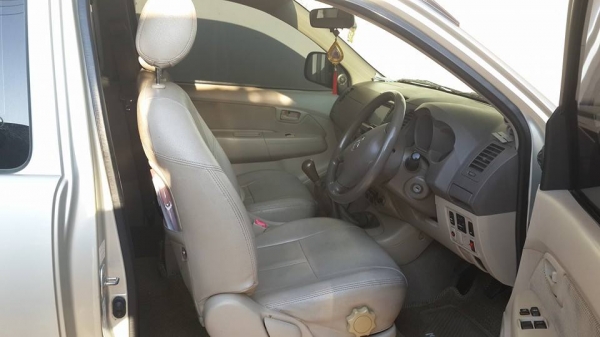 ***ขายแล้วครับขอบคุณ Truck2hand ขายกระบะแค็ปยอดนิยม TOYOTA HILUX VIGO 3.0G (TOP)โฉมEXTRACAB เกียร์ธรรมดา ปี47/04(ธ.ค.47) เครื่องเดิม เกียร์เดิม คานหน้าเดิมๆ ไม่เคยชนหนัก เครื่องแน่น แห้ง แรง เกียร์ดีไม่มีหอน ช่วงล่างแน่นหนึบ ไม่มีส่าย ภายในเก๋งสวยคอนโซลเต