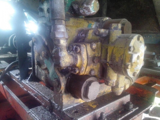 **745,000 บ.ต่อรอง**ขายรถเกี่ยวแบบอุ้ม "วรพจน์การช่าง" เครื่องJO8C เทอโบ ตัวเดิน200 ปั้มไดกิ้น22 อุ้ม2.5ตัน โซ่ใหม่ ช่วงล่างดี ปั้มดีแรง เครื่องแน่น แรง ไม่มีเยิ้ม ทำงานดี ลุยงานเก่ง บอดี้ดี สีสันโอเค แทร็กครบ พร้อมลงเกี่ยว ราคาต่อรองได้เด้อ พี่