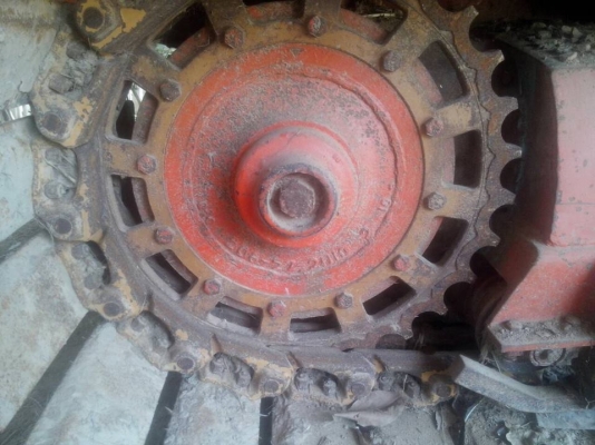 **745,000 บ.ต่อรอง**ขายรถเกี่ยวแบบอุ้ม "วรพจน์การช่าง" เครื่องJO8C เทอโบ ตัวเดิน200 ปั้มไดกิ้น22 อุ้ม2.5ตัน โซ่ใหม่ ช่วงล่างดี ปั้มดีแรง เครื่องแน่น แรง ไม่มีเยิ้ม ทำงานดี ลุยงานเก่ง บอดี้ดี สีสันโอเค แทร็กครบ พร้อมลงเกี่ยว ราคาต่อรองได้เด้อ พี่