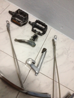 ขายอะไหล่จักรยาน4รายการ 1บังโคน1คู่ 300บ 2คอจุ่ม 200บ 3สับจานหน้าshmano 100บ 4บันได50บ โทร0924462525โส ขายอะไหล่จักรยาน4รายการ 1บังโคน1คู่ 300บ 2คอจุ่ม 200บ 3สับจานหน้าshmano 100บ 4บันได50บ โทร0924462525โส