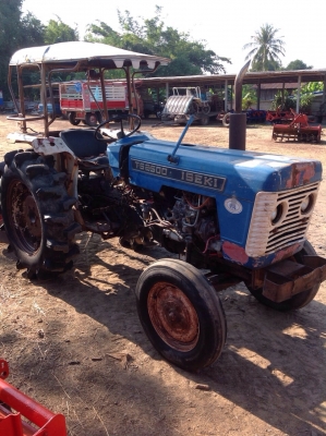 แทรกเตอร์อีชากิ 25 แรง สภาพใช้งานได้ดี มีผานหลังให้ด้วย