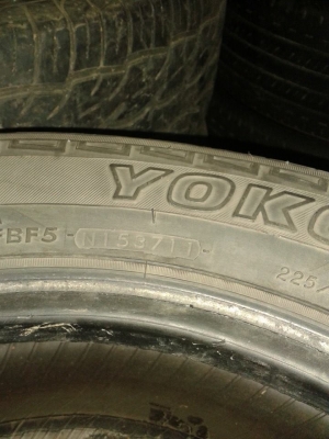 เส้นละ 500 มีสองเส้น โยโกฮามา 225/65/17 เส้นละ 500 มีสองเส้น โยโกฮามา 225/65/17