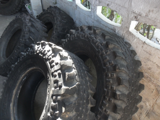 ยาง ตะขาบ 35 และ36 สวยๆ 4 เส้น ราคา 3900 บาท ยาง ตะขาบ 35 และ36 สวยๆ 4 เส้น ราคา 3900 บาท