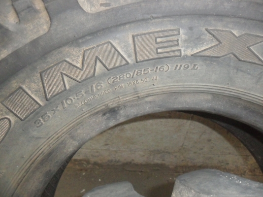 ยาง ตะขาบ 35 และ36 สวยๆ 4 เส้น ราคา 3900 บาท ยาง ตะขาบ 35 และ36 สวยๆ 4 เส้น ราคา 3900 บาท