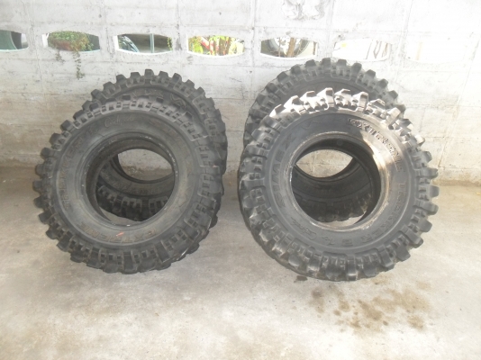 ยาง ตะขาบ 35 และ36 สวยๆ 4 เส้น ราคา 3900 บาท