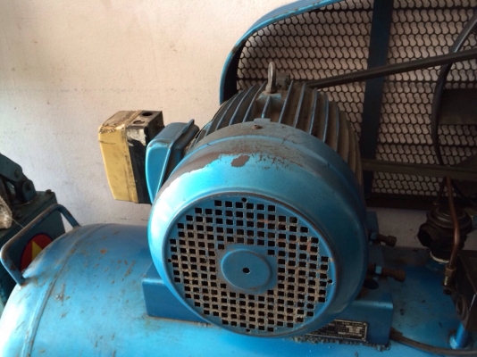 มอเตอร์ เเละ หัวปั๊มลม ยี่ห้อ Mr.Power/ขนาด 7.5 เเรง ใต้หวัน สภาพดีพร้อมใช้งาน