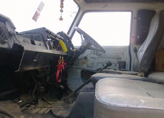 ISUZU JCM 195 HP 6HE1 สิบล้อดั๊มพ์เพลาเดียว กระบะดั๊มพ์เหล็กคอกสูงเกษตรความยาว 6.20 เมตรพร้อมบรรทุกหนักได้เลย เครื่องยนต์ 195 แรงแน่นดีไม่มีเยิ้มลงเล่มครบ ภายในเก๋งคอนโซลอยู่ครบไม่ผุ พวงมาลัยเพาเวอร์ ช่วงล่างเดิมๆคัชซีไม่มีบวม ยางสภาพดีประมาณ 60\% เอกสารทะ