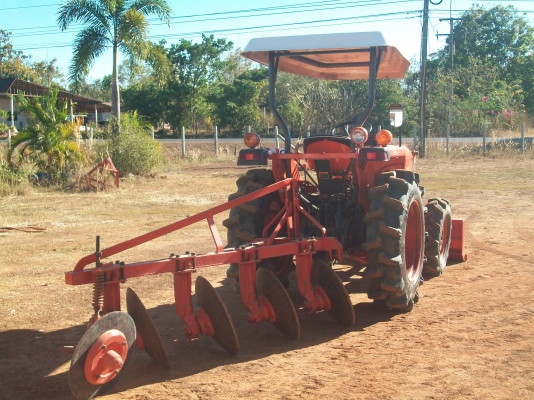 ขายรถไถ3408มีเล่มทะเบียนพร้อมโอน