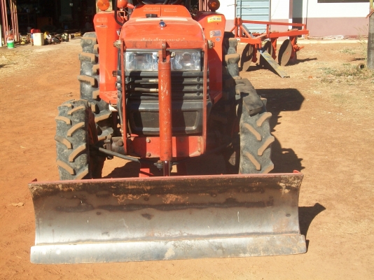 ขายรถไถ3408มีเล่มทะเบียนพร้อมโอน