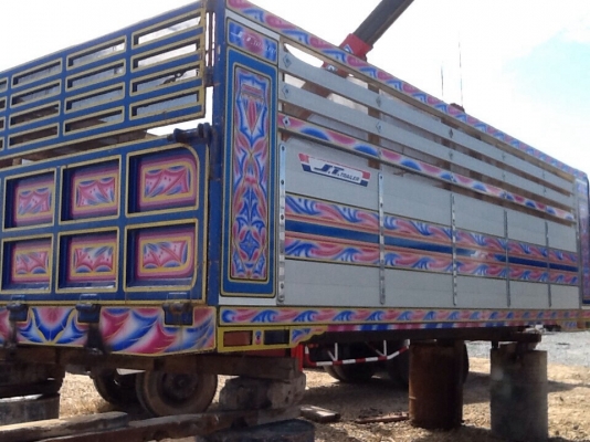 กระบะยกลงจากสิบล้อร๊อกกี้ สวยๆ พร้อมใช้งาน