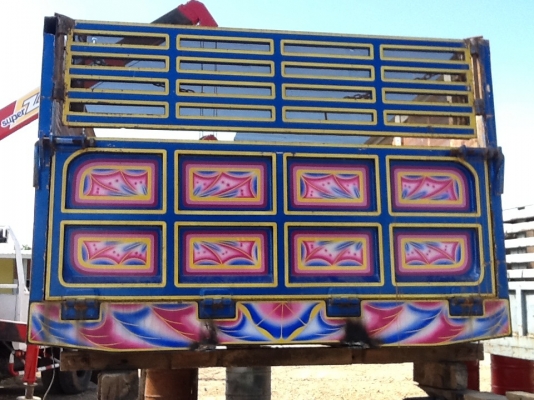 กระบะยกลงจากสิบล้อร๊อกกี้ สวยๆ พร้อมใช้งาน