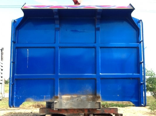 กระบะยกลงจากสิบล้อร๊อกกี้ สวยๆ พร้อมใช้งาน